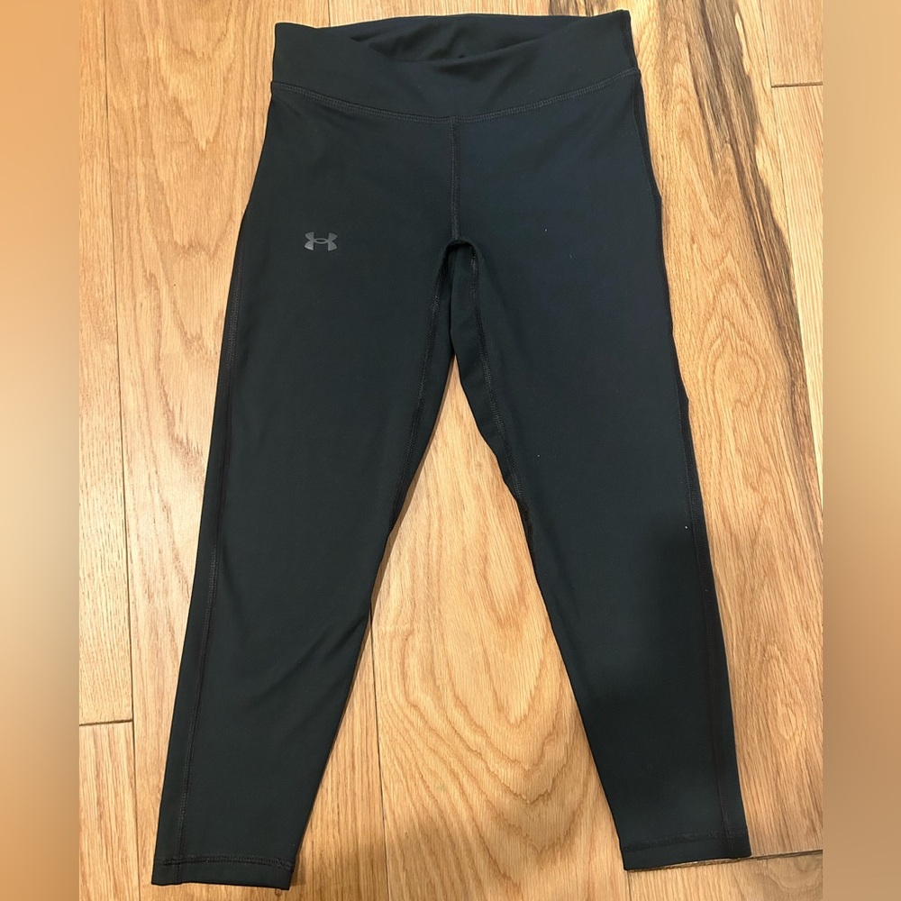 Girls Under Armor crop leggings size youth M (7-8)
